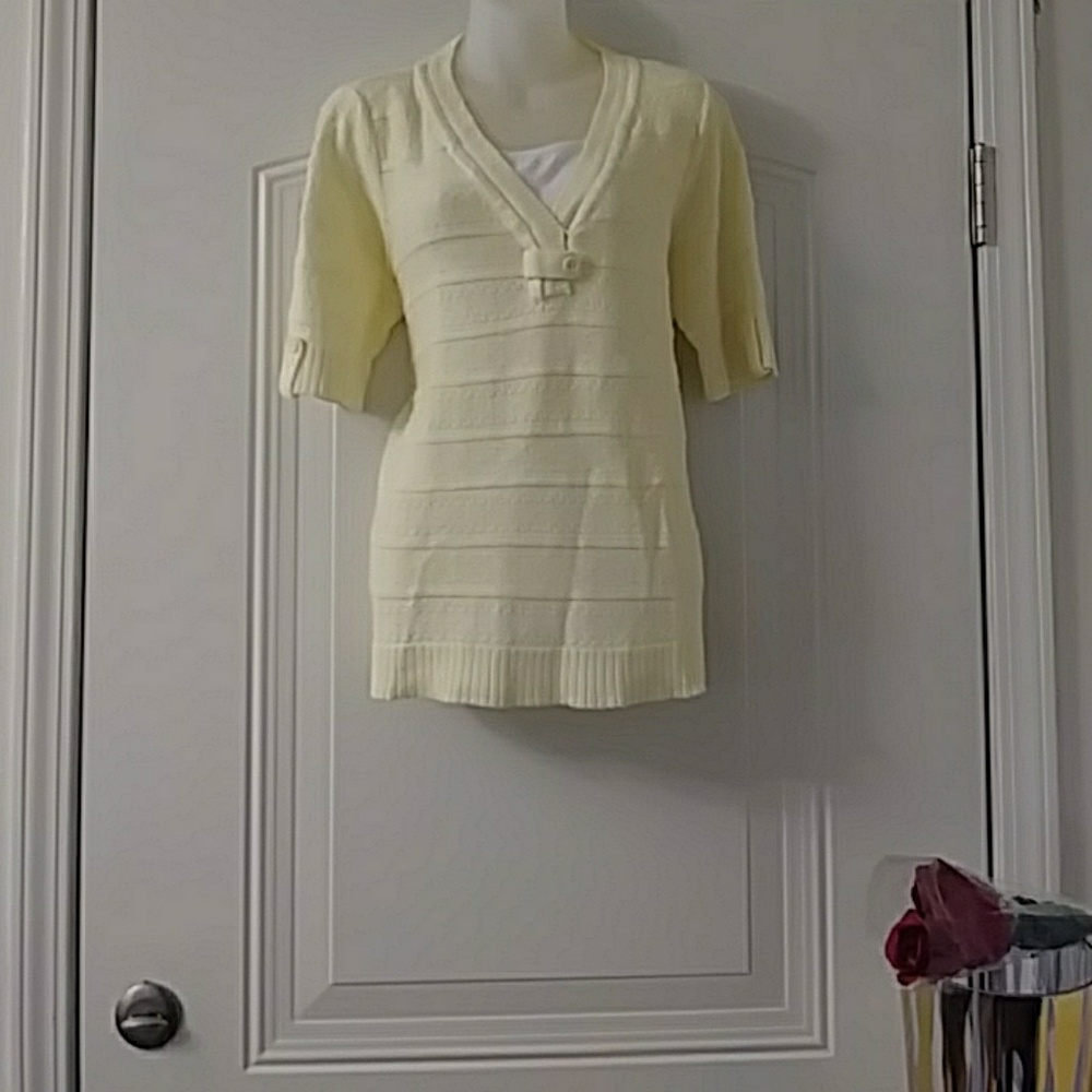 WOMENS SWEATER SIZE L